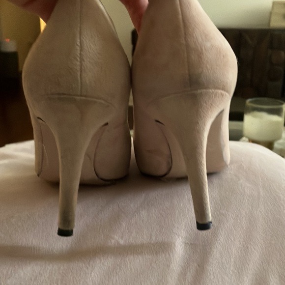 Pink suede heels - Picture 3 of 7